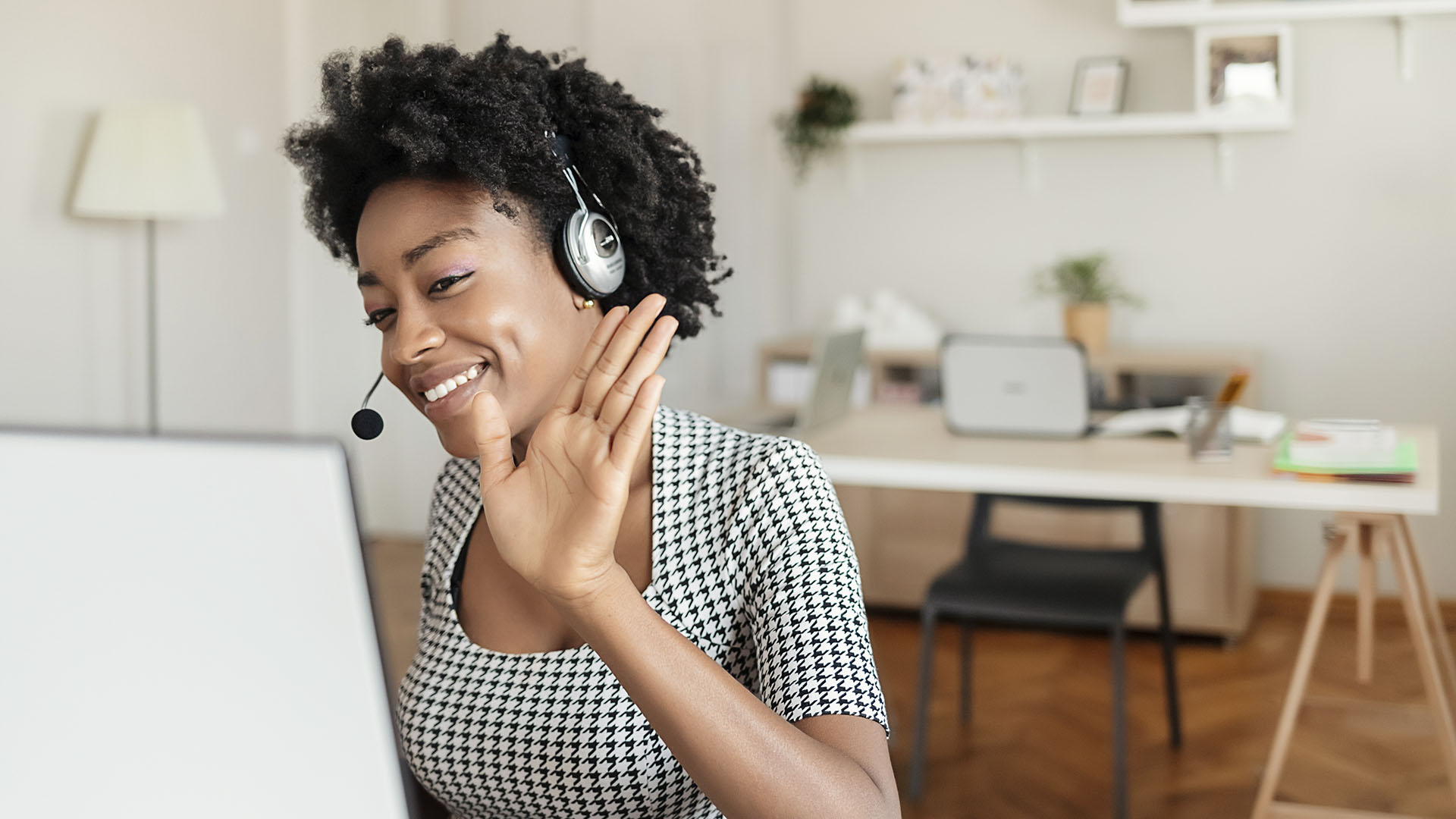 how to help employee wellbeing and stress management