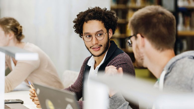 Leading insurer boosts market share and retention with Alight OneSource